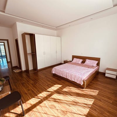 Miete eines geräumigen 4-stöckigen Hauses, Stadtteil Hoa Xuan, Da Nang, Vietnam